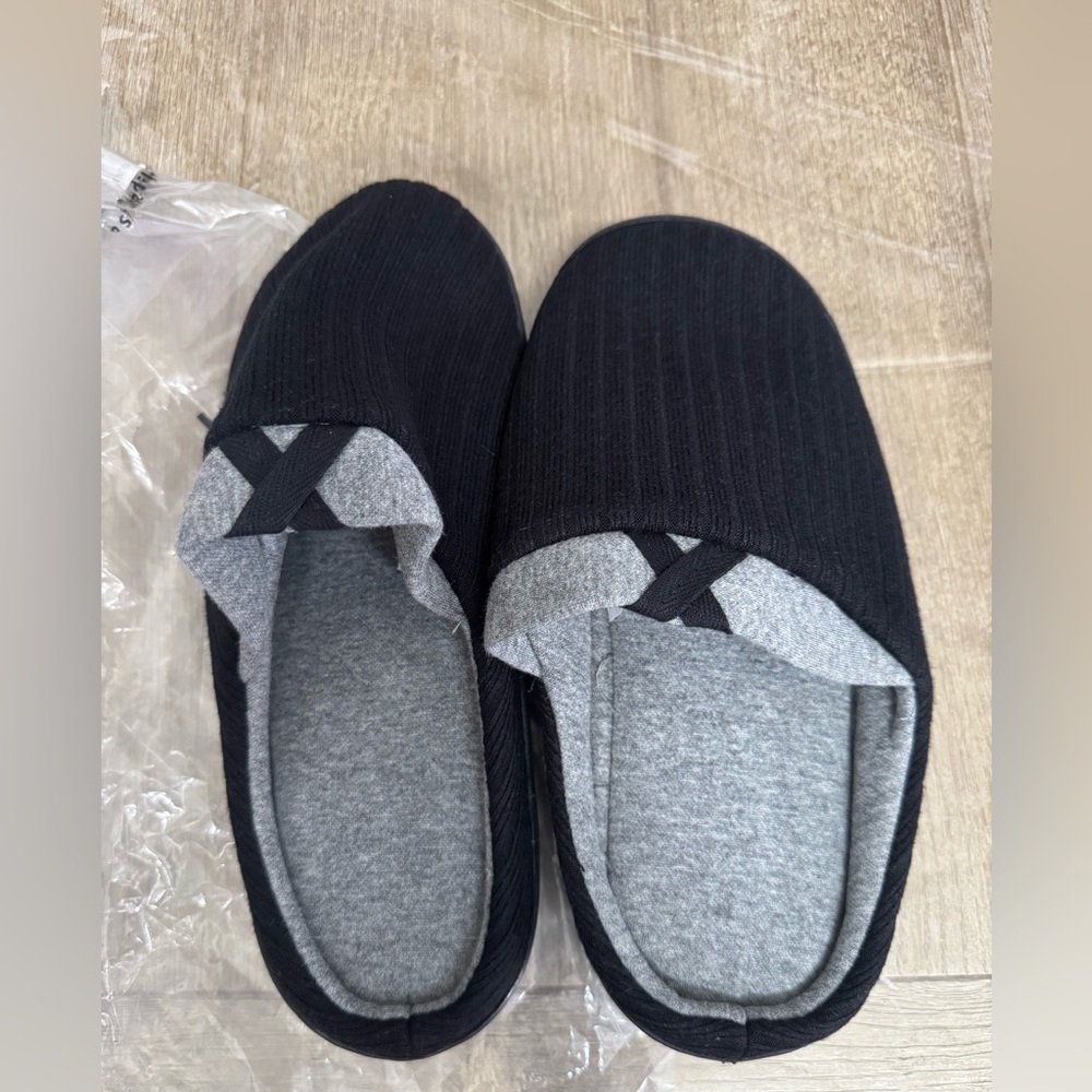 Winter Slippers soft slippers size 8 NWT